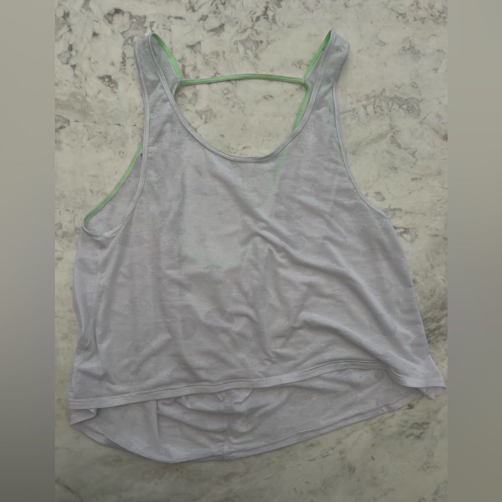 Lululemon Athletica. Tank top. Color Shite. Size 8.